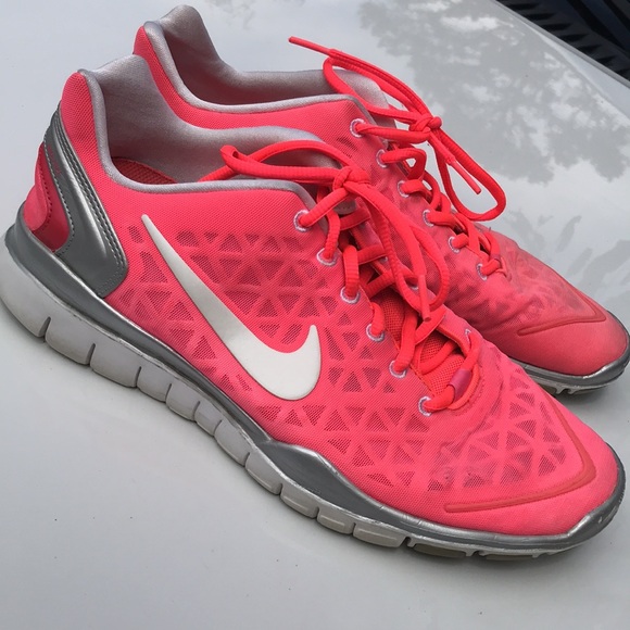 Neon Nike training sneakers - Picture 1 of 13